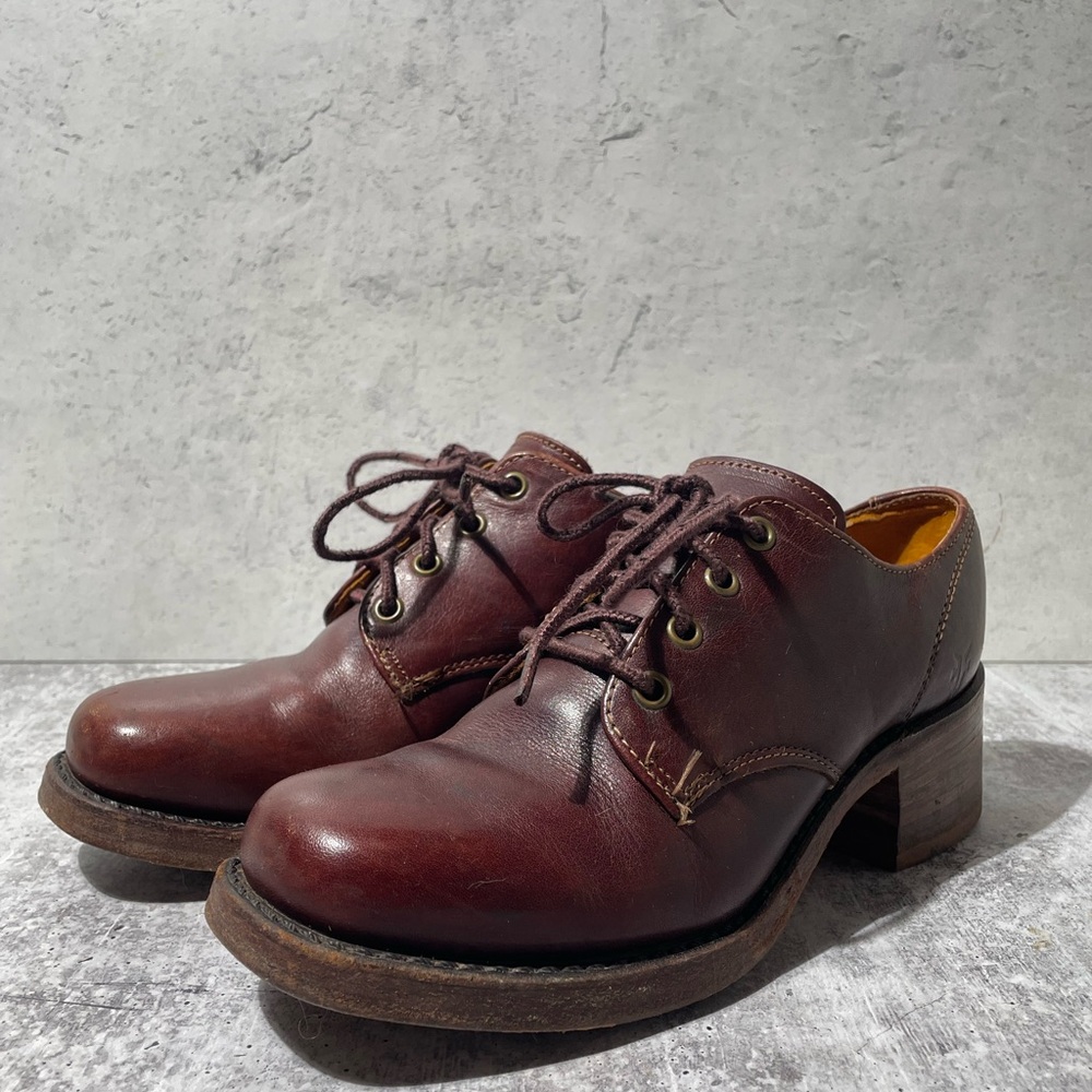 Frye Brown Leather Oxford square toe mid heels